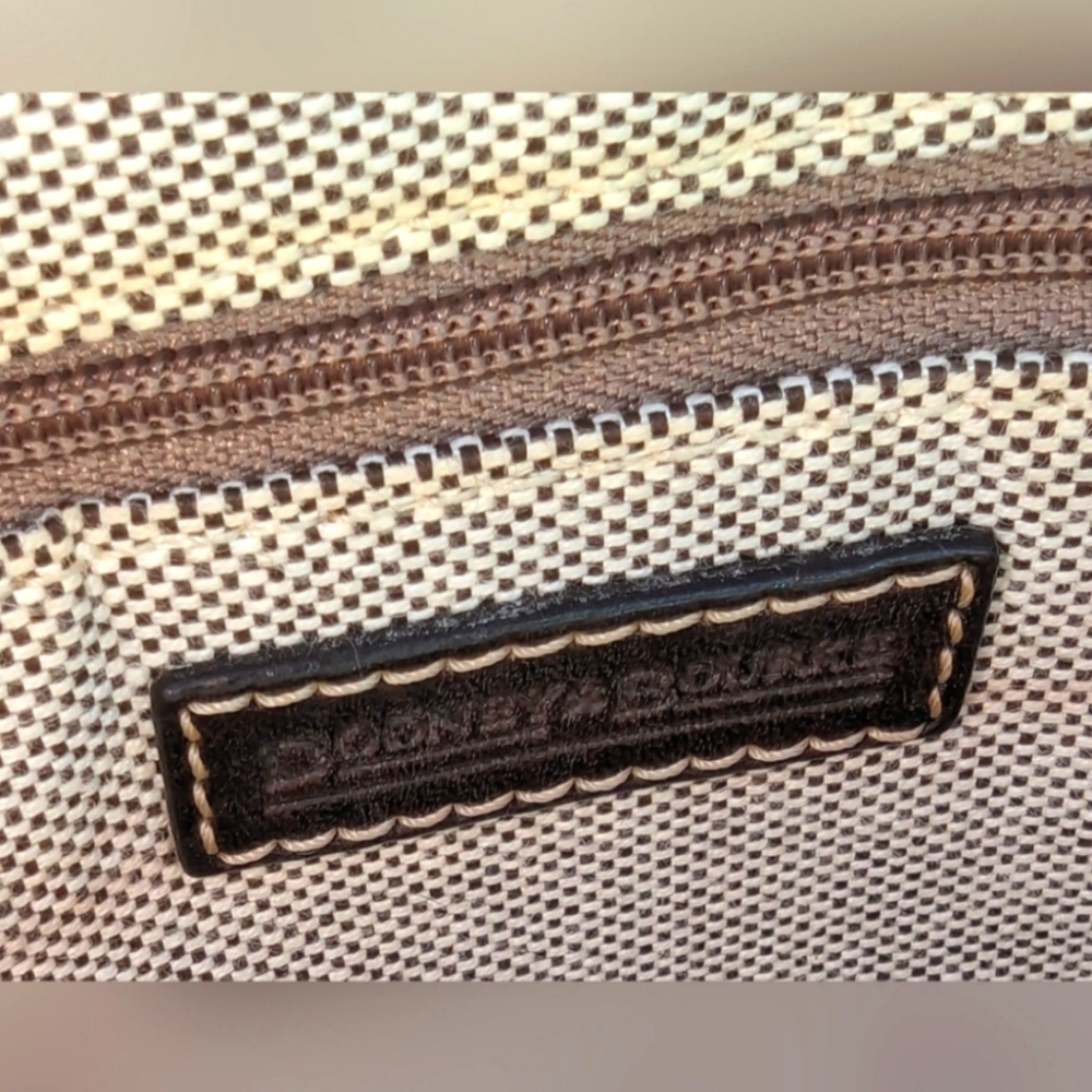 Dooney & Burke✨RARE✨ Donegal Crest Logo Collection Satchel in Canvas & Leather - Picture 3 of 10